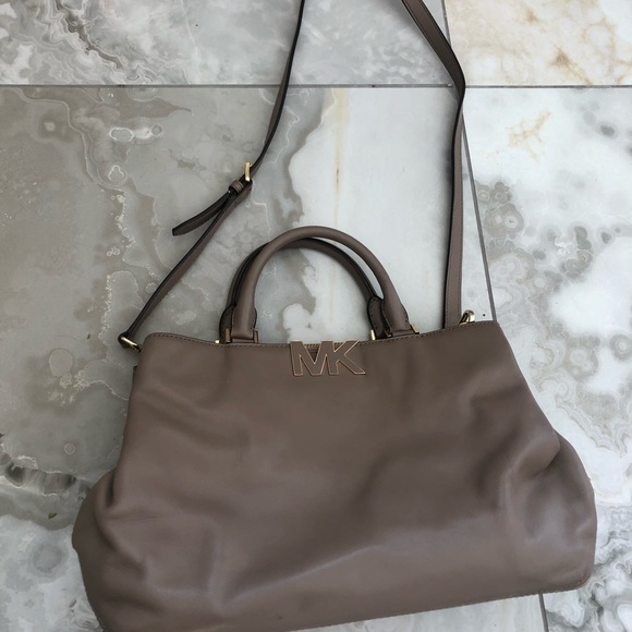 Michael Kors Handbags - Michael Kors Bag With Detachable Cross-body Strap